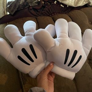 Mickey mouse gloves